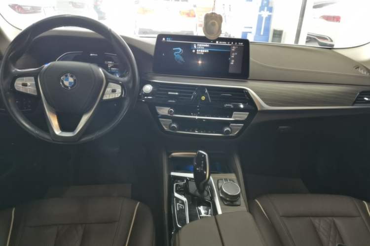 Used BMW 5 Series New Energy 2021 535Le Luxury Package Center Console
