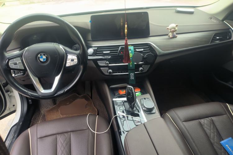 Used BMW 5 Series New Energy 2021 535Le Luxury Package Center Console