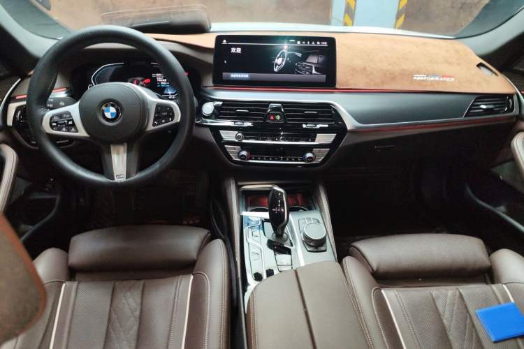 Used BMW 5 Series New Energy 2021 535Le Pioneer Edition M Sport Package Center Console