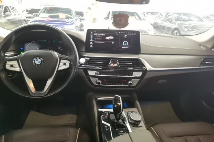 Used BMW 5 Series New Energy 2021 535Le Luxury Package Center Console