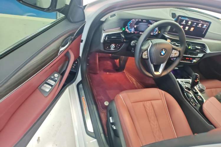 Used BMW 5 Series New Energy 2021 535Le Luxury Package Driver Seat