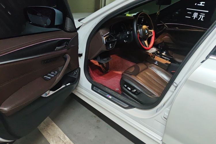 Used BMW 5 Series New Energy 2021 Restyled 535Le Pioneer Edition M Sport Package Driver Seat