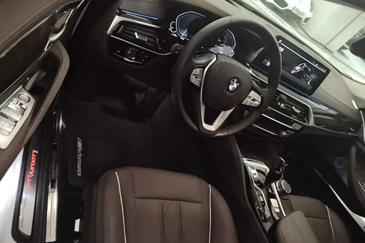 Used BMW 5 Series New Energy 2021 535Le Luxury Package Driver Seat