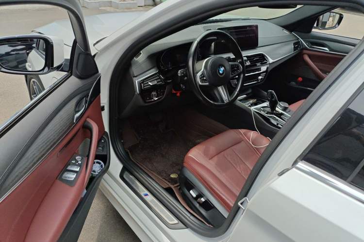 Used BMW 5 Series New Energy 2021 535Le M Sport Package Driver Seat