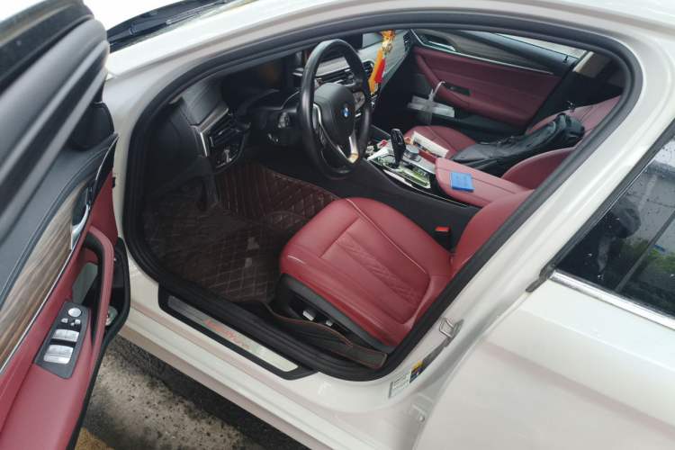 Used BMW 5 Series New Energy 2021 535Le Luxury Package Driver Seat