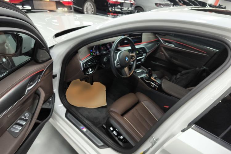 Used BMW 5 Series New Energy 2021 Restyled 535Le Pioneer Edition M Sport Package Driver Seat