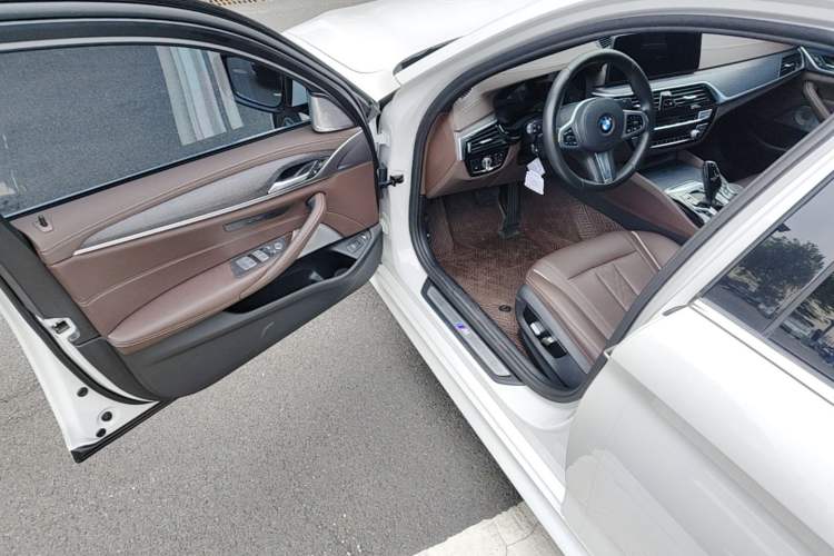 Used BMW 5 Series New Energy 2021 535Le M Sport Package Driver Seat