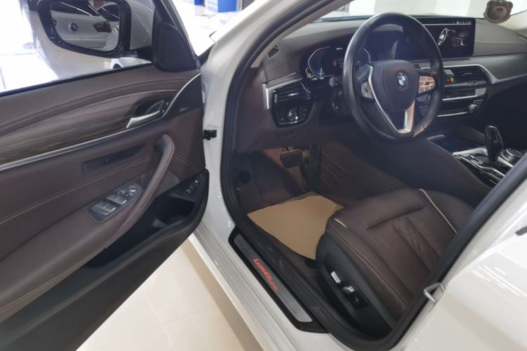 Used BMW 5 Series New Energy 2021 535Le Luxury Package Driver Seat