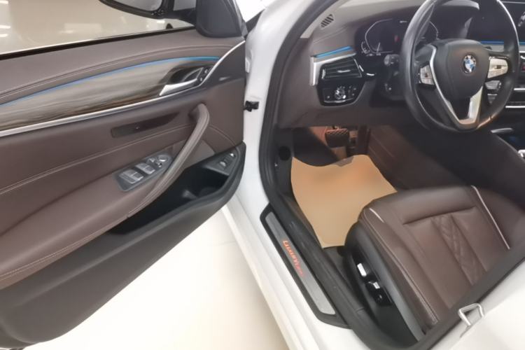 Used BMW 5 Series New Energy 2021 535Le Luxury Package Driver Seat