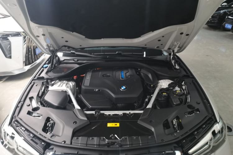 Used BMW 5 Series New Energy 2021 535Le M Sport Package Engine Bay