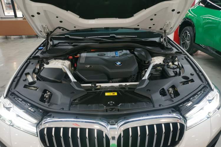 Used BMW 5 Series New Energy 2021 535Le M Sport Package Engine Bay