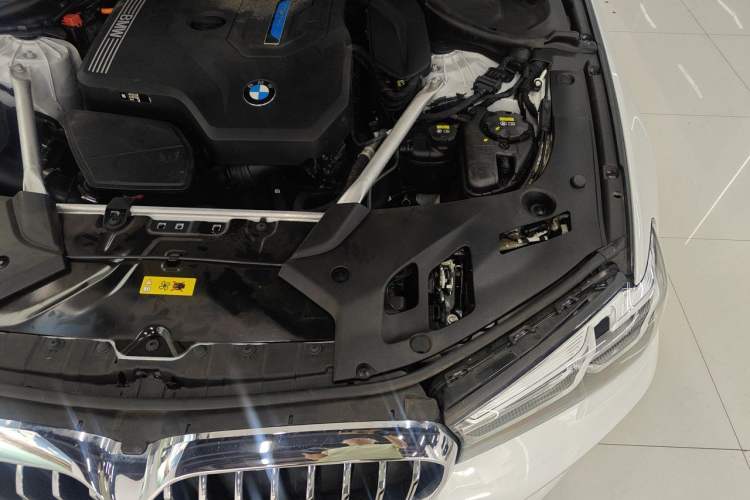Used BMW 5 Series New Energy 2021 535Le Luxury Package Engine Bay Left