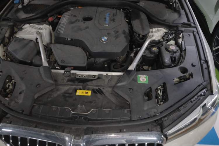 Used BMW 5 Series New Energy 2021 535Le Luxury Package Engine Bay Left
