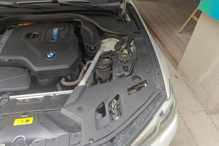 Used BMW 5 Series New Energy 2021 535Le Luxury Package Engine Bay Left