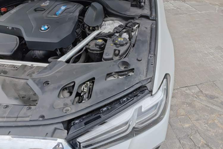 Used BMW 5 Series New Energy 2021 535Le M Sport Package Engine Bay Left