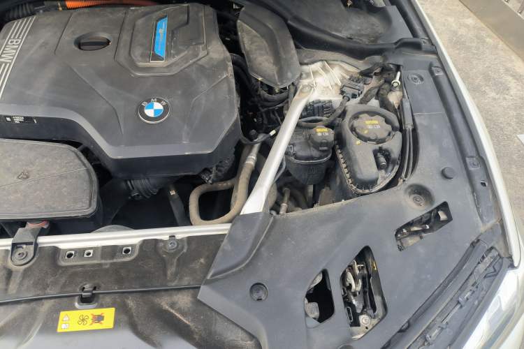 Used BMW 5 Series New Energy 2021 535Le Luxury Package Engine Bay Left