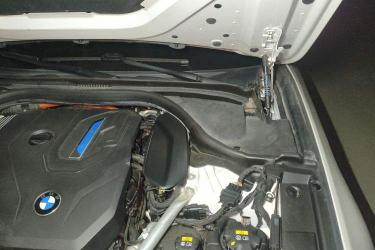 Used BMW 5 Series New Energy 2021 535Le Pioneer Edition M Sport Package Engine Bay Left