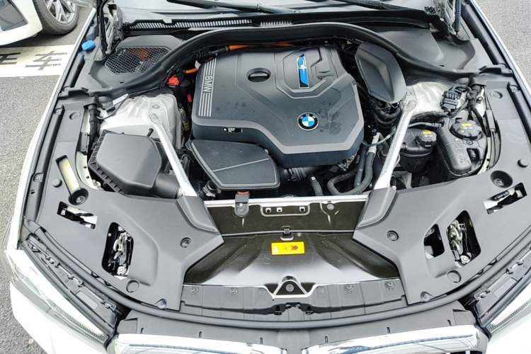 Used BMW 5 Series New Energy 2021 535Le M Sport Package Engine Bay