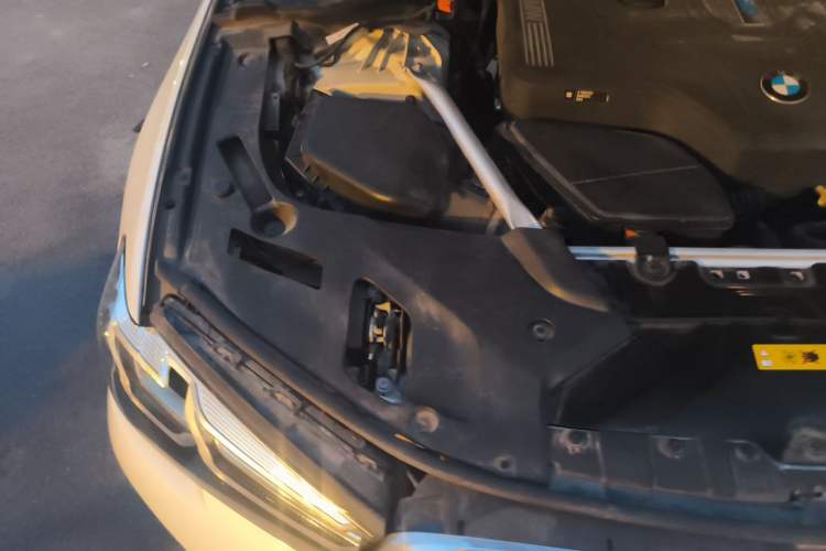 Used BMW 5 Series New Energy 2021 535Le M Sport Package Engine Bay Right