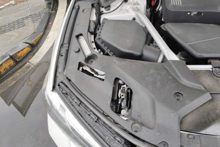 Used BMW 5 Series New Energy 2021 535Le Pioneer Edition M Sport Package Engine Bay Right