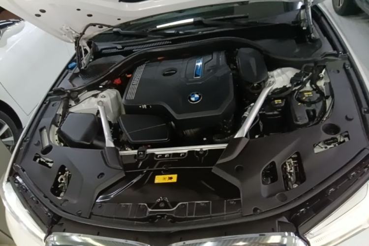 Used BMW 5 Series New Energy 2021 535Le Luxury Package Engine Bay