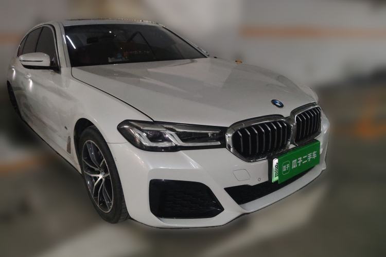 Used BMW 5 Series New Energy 2021 Restyled 535Le M Sport Package Front Right 45 Deg