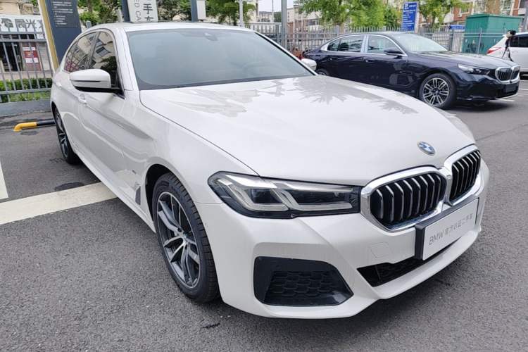 Used BMW 5 Series New Energy 2021 535Le M Sport Package Front Right 45 Deg