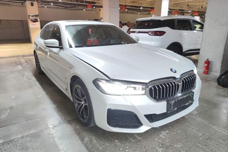 Used BMW 5 Series New Energy 2021 Restyled 535Le M Sport Package Front Right 45 Deg
