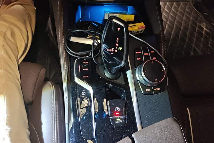 Used BMW 5 Series New Energy 2021 Restyled 535Le Pioneer Edition M Sport Package Gear Lever