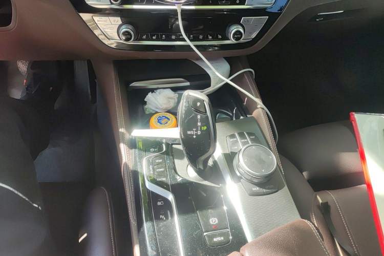 Used BMW 5 Series New Energy 2021 Restyled 535Le Pioneer Edition M Sport Package Gear Lever