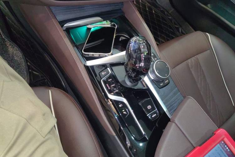 Used BMW 5 Series New Energy 2021 535Le M Sport Package Gear Lever
