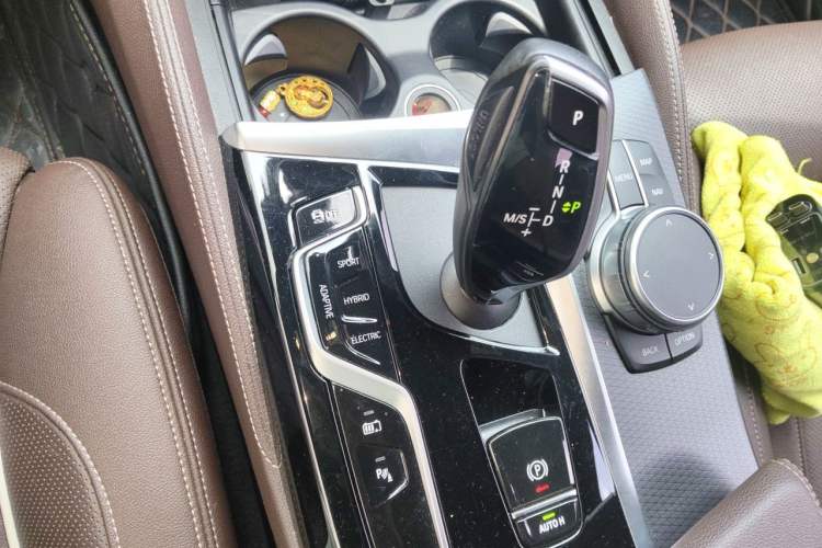 Used BMW 5 Series New Energy 2021 Restyled 535Le Pioneer Edition M Sport Package Gear Lever