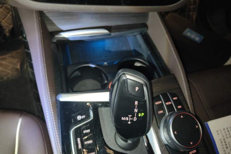 Used BMW 5 Series New Energy 2021 535Le Luxury Package Gear Lever