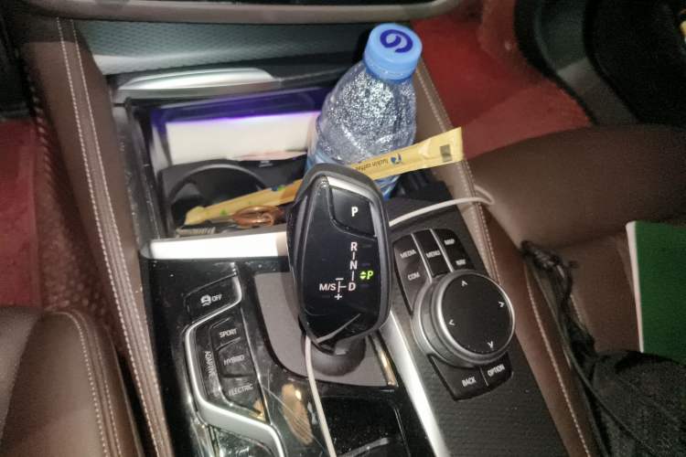 Used BMW 5 Series New Energy 2021 Restyled 535Le Pioneer Edition M Sport Package Gear Lever