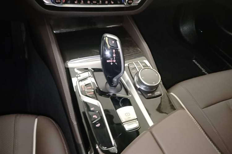 Used BMW 5 Series New Energy 2021 535Le Luxury Package Gear Lever