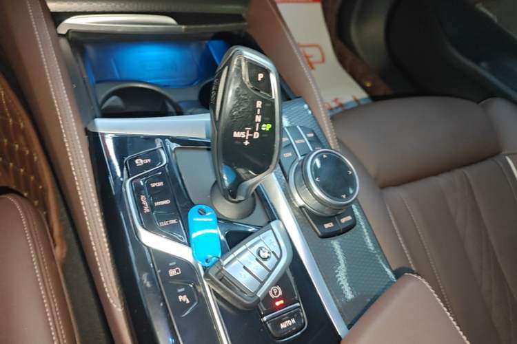 Used BMW 5 Series New Energy 2021 535Le Pioneer Edition M Sport Package Gear Lever
