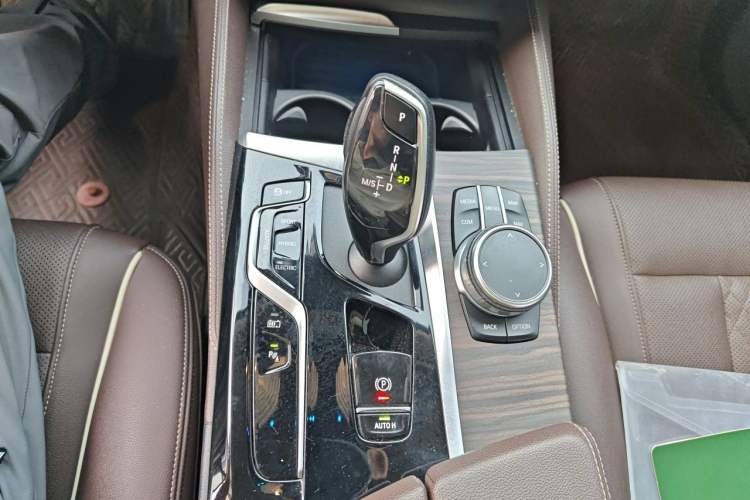 Used BMW 5 Series New Energy 2021 Updated 535Le Luxury Package Gear Lever