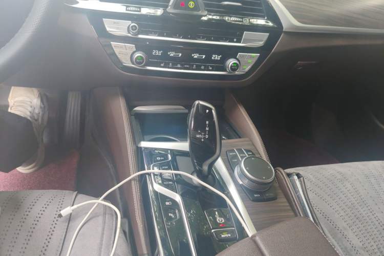 Used BMW 5 Series New Energy 2021 535Le Luxury Package Gear Lever