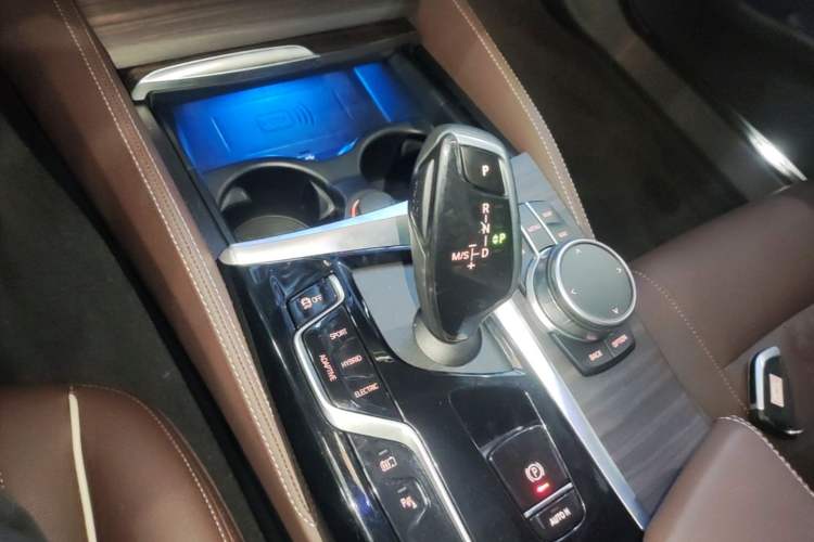 Used BMW 5 Series New Energy 2021 535Le Luxury Package Gear Lever