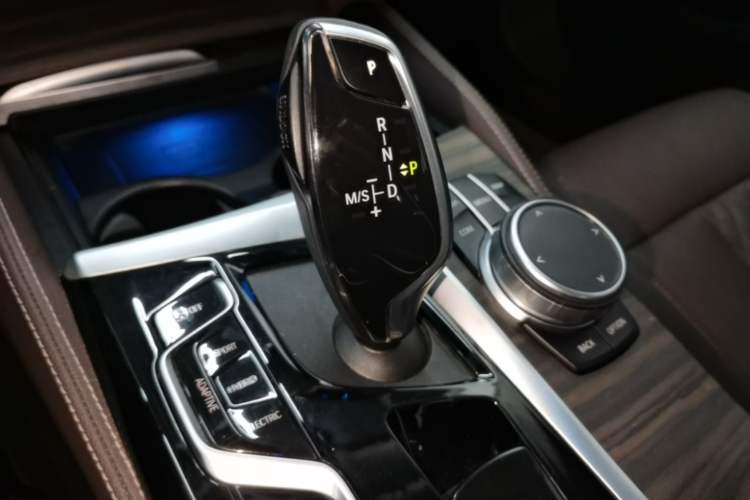 Used BMW 5 Series New Energy 2021 535Le Luxury Package Gear Lever