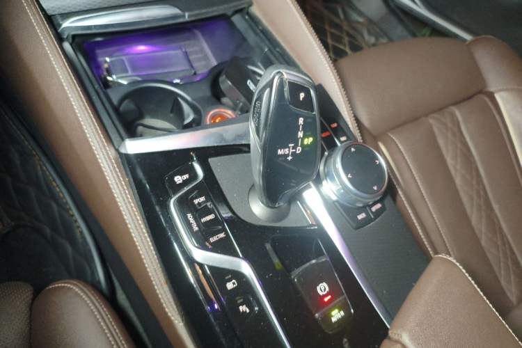 Used BMW 5 Series New Energy 2021 535Le Pioneer Edition M Sport Package Gear Lever