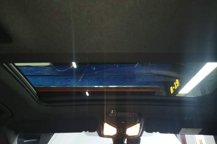 Used BMW 5 Series New Energy 2021 535Le M Sport Package Headliner