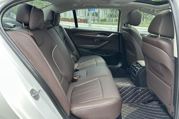 Used BMW 5 Series New Energy 2021 535Le Luxury Package Interior 1