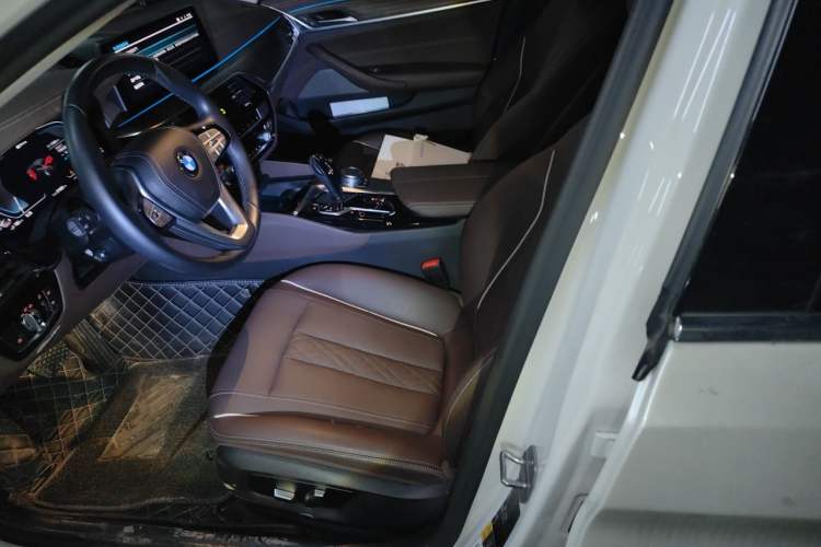 Used BMW 5 Series New Energy 2021 535Le Luxury Package Left Front Seat