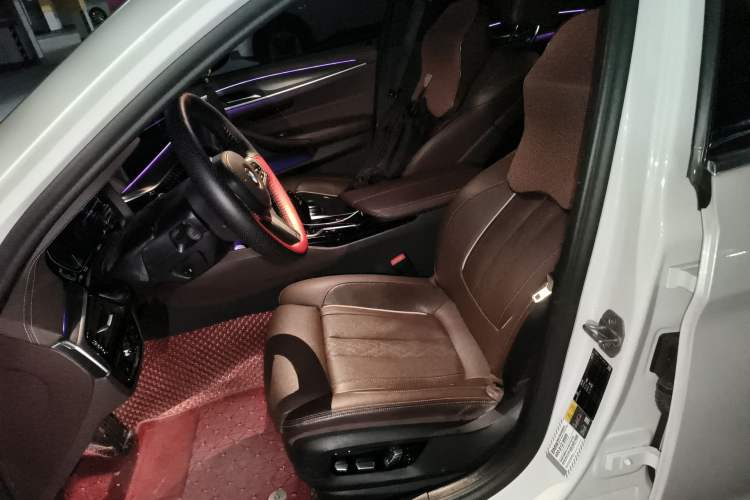 Used BMW 5 Series New Energy 2021 Restyled 535Le Pioneer Edition M Sport Package Left Front Seat