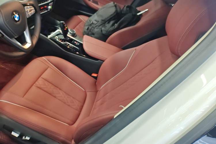 Used BMW 5 Series New Energy 2021 535Le Luxury Package Left Front Seat