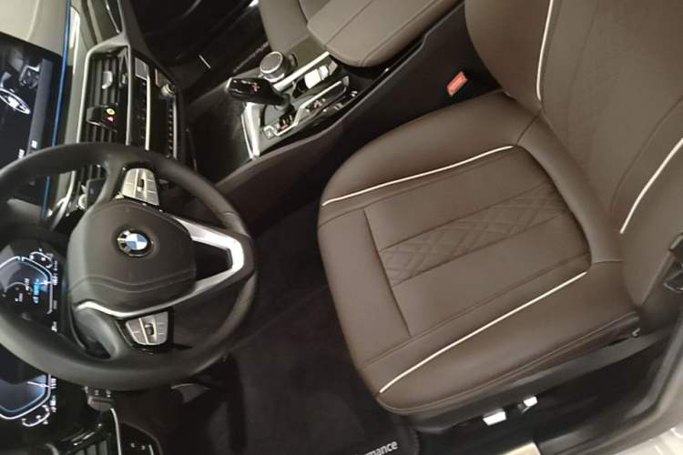 Used BMW 5 Series New Energy 2021 535Le Luxury Package Left Front Seat