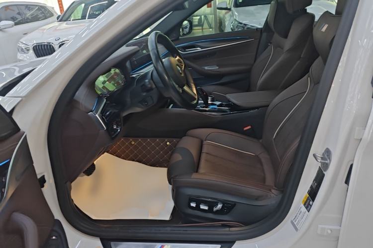 Used BMW 5 Series New Energy 2021 535Le Pioneer Edition M Sport Package Left Front Seat