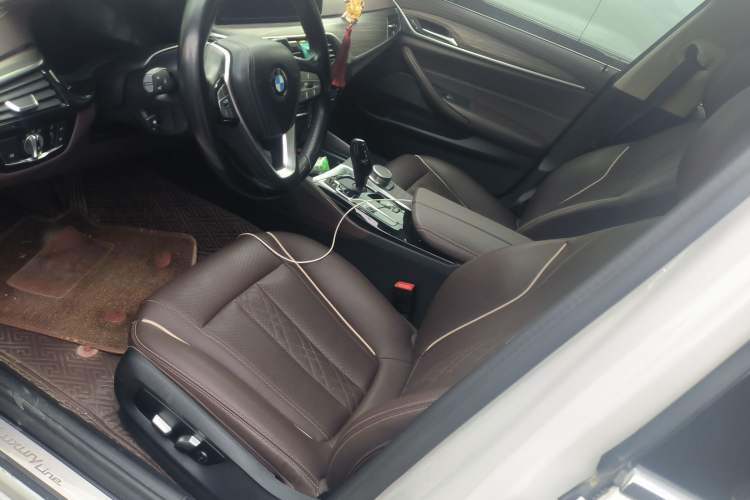 Used BMW 5 Series New Energy 2021 535Le Luxury Package Left Front Seat