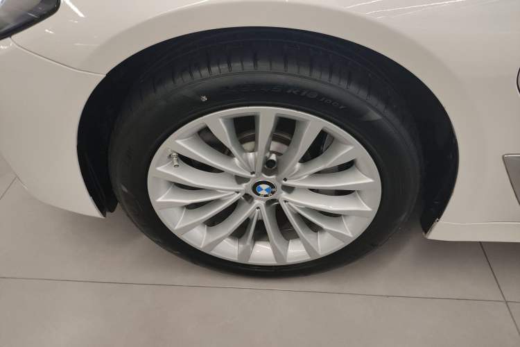 Used BMW 5 Series New Energy 2021 Updated 535Le Luxury Package Left Front Wheel Hub